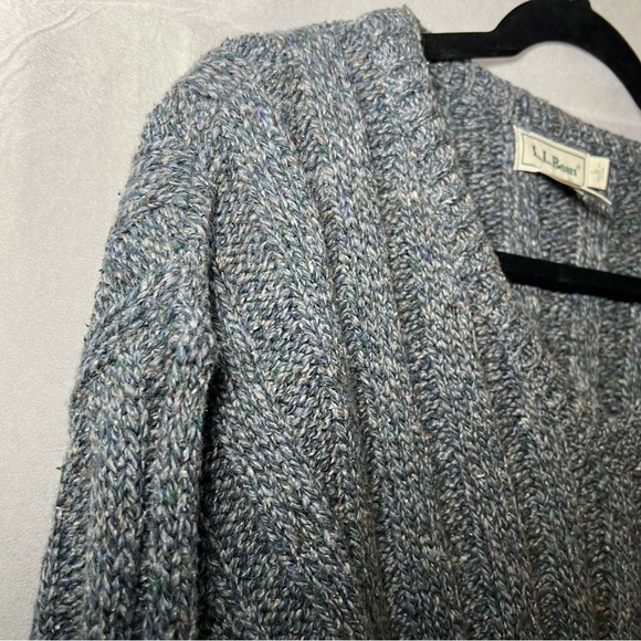 L.L. Bean cable knit men’s V neck sweater blue/grey wool blend size Large - Picture 4 of 10